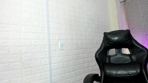 Snapshot of sary_littlesmiles chatting on April 2026 11:26:02 AM Sary online show from April 2026 11:26:02 AM