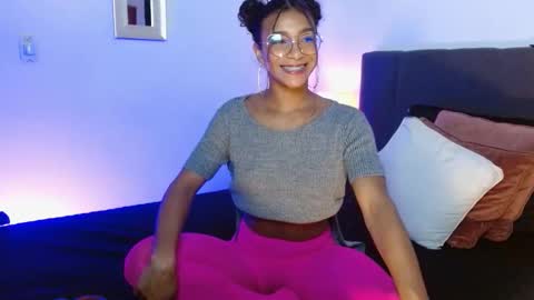 sasha_bowei online show from October 2025 02:01:02 AM