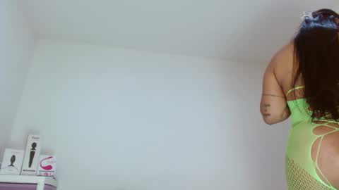 Sasha Creamy online show from October 2025 08:41:01 PM