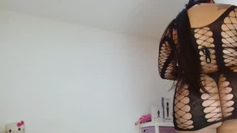 Snapshot of sasha_creamy chatting on May 2026 08:45:01 AM Sasha Creamy online show from May 2026 08:45:01 AM