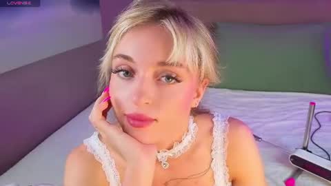 Snapshot of sasha_hardy chatting on June 2026 08:44:02 PM Sasha online show from June 2026 08:44:02 PM