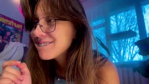 Alexandra Sasha in short online show from November 2025 06:55:01 AM