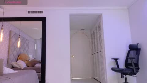 Snapshot of sasha_sinne chatting on July 2026 01:27:01 PM sasha_sinne online show from July 2026 01:27:01 PM