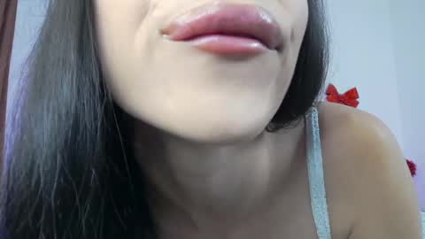 Snapshot of sashaaluvv chatting on May 2026 06:58:01 PM Sasha Luv online show from May 2026 06:58:01 PM