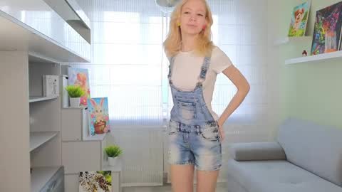 Sasha online show from April 2026 05:15:01 AM