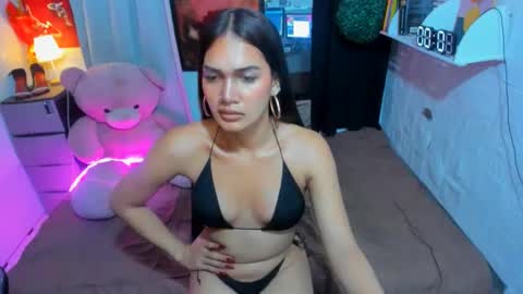 Snapshot of sashahuwanna chatting on February 2025 03:50:02 PM ESTELLA online show from February 2025 03:50:02 PM