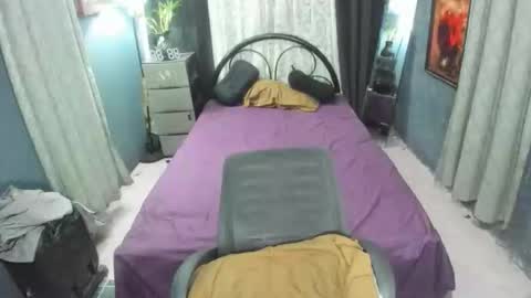 Snapshot of sashahuwanna chatting on March 2026 06:44:02 PM ESTELLA online show from March 2026 06:44:02 PM