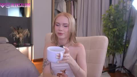 Snapshot of sashalore chatting on May 2026 03:13:01 AM sashalore online show from May 2026 03:13:01 AM