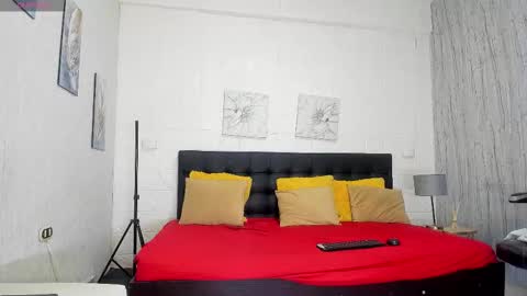 SashhaLux22 online show from January 2026 04:27:01 AM