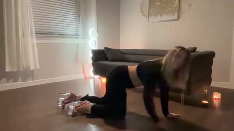 Snapshot of sassysophie333 chatting on March 2025 05:35:02 AM MazyMay333 online show from March 2025 05:35:02 AM