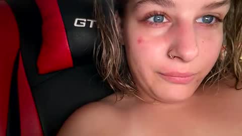 Snapshot of sassysquirtsmmm chatting on April 2026 04:42:02 PM sassysquirtsmmm online show from April 2026 04:42:02 PM
