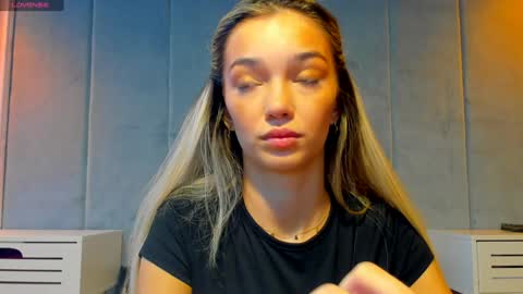 Snapshot of sassyt33n chatting on September 2025 08:25:01 AM sassyt33n online show from September 2025 08:25:01 AM