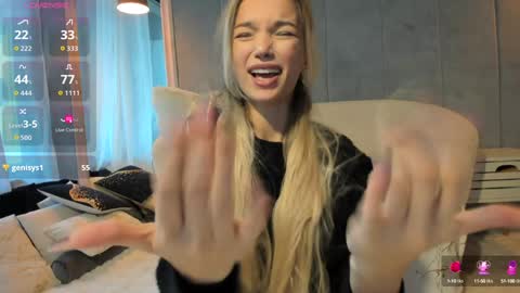 Snapshot of sassyt33n chatting on September 2025 08:40:01 AM sassyt33n online show from September 2025 08:40:01 AM