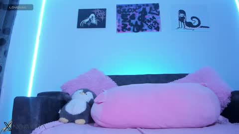    im expecting 300 thumbs up on my altar online show from November 2025 02:39:02 AM