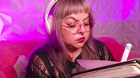 Gina George online show from November 2025 04:11:01 AM