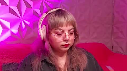 Gina George online show from November 2025 11:51:01 PM