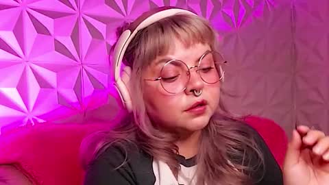 Gina George online show from November 2025 09:52:01 PM