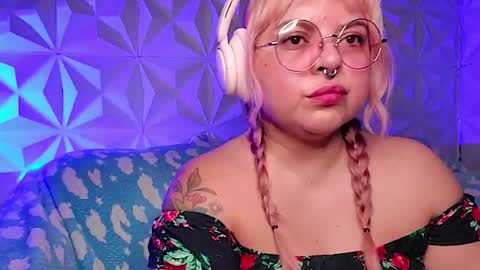 Gina George online show from April 2026 10:12:02 PM