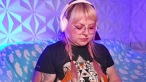 Snapshot of satyn_doll chatting on April 2026 12:13:02 AM Gina George online show from April 2026 12:13:02 AM