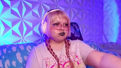 Snapshot of satyn_doll chatting on April 2026 02:37:02 AM Gina George online show from April 2026 02:37:02 AM