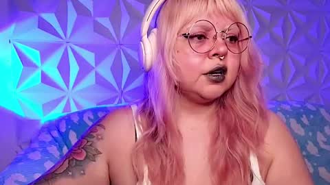 Snapshot of satyn_doll chatting on May 2026 11:00:01 PM Gina George online show from May 2026 11:00:01 PM