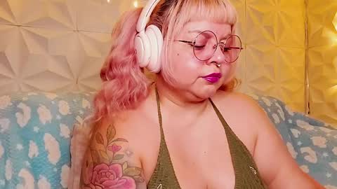 Snapshot of satyn_doll chatting on May 2026 10:28:02 PM Gina George online show from May 2026 10:28:02 PM