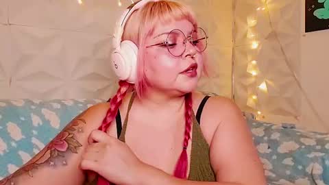 Snapshot of satyn_doll chatting on June 2026 11:21:02 PM Gina George online show from June 2026 11:21:02 PM