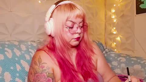 Snapshot of satyn_doll chatting on June 2026 01:06:01 AM Gina George online show from June 2026 01:06:01 AM