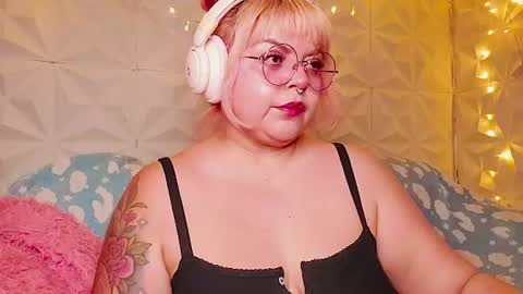 Snapshot of satyn_doll chatting on July 2026 11:04:02 PM Gina George online show from July 2026 11:04:02 PM