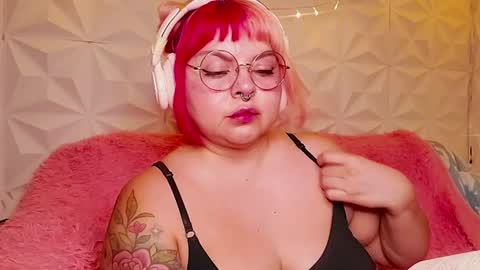 Snapshot of satyn_doll chatting on July 2026 02:03:02 AM Gina George online show from July 2026 02:03:02 AM