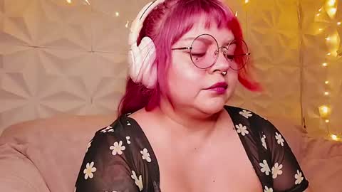 Snapshot of satyn_doll chatting on July 2026 12:25:02 AM Gina George online show from July 2026 12:25:02 AM