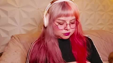 Snapshot of satyn_doll chatting on July 2026 11:00:01 PM Gina George online show from July 2026 11:00:01 PM