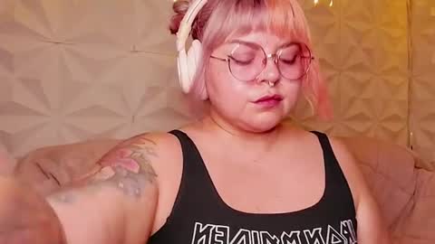 Snapshot of satyn_doll chatting on July 2026 01:01:02 AM Gina George online show from July 2026 01:01:02 AM