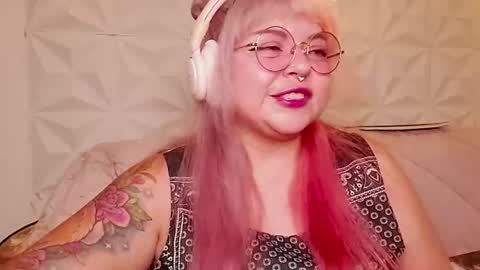 Snapshot of satyn_doll chatting on July 2026 12:09:02 AM Gina George online show from July 2026 12:09:02 AM