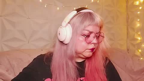 Snapshot of satyn_doll chatting on August 2026 11:14:01 PM Gina George online show from August 2026 11:14:01 PM
