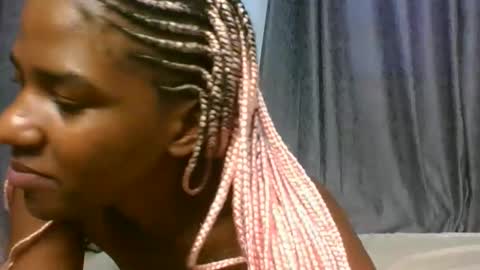 Snapshot of sauce_pety chatting on April 2026 09:03:02 AM pety online show from April 2026 09:03:02 AM