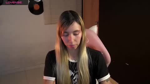 I AM JENN  online show from May 2026 03:25:01 AM