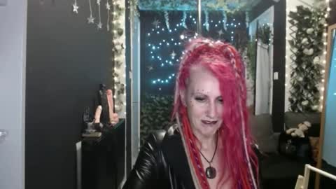 SaucySky online show from October 2025 10:28:02 PM