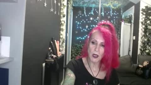 SaucySky online show from November 2025 08:53:02 PM