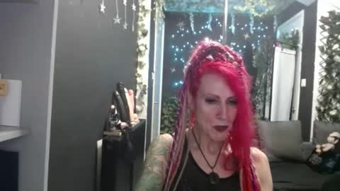 SaucySky online show from November 2025 10:20:02 PM