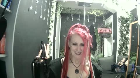 Snapshot of saucysky chatting on April 2026 08:03:02 PM SaucySky online show from April 2026 08:03:02 PM