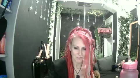 Snapshot of saucysky chatting on April 2026 08:48:01 PM SaucySky online show from April 2026 08:48:01 PM