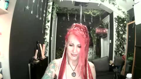 Snapshot of saucysky chatting on May 2026 07:08:02 PM SaucySky online show from May 2026 07:08:02 PM