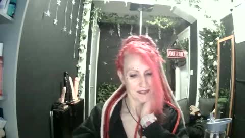 Snapshot of saucysky chatting on May 2026 09:23:02 PM SaucySky online show from May 2026 09:23:02 PM