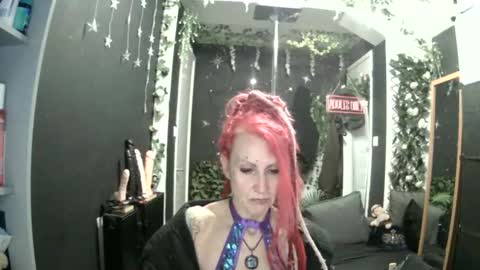 Snapshot of saucysky chatting on May 2026 07:45:02 PM SaucySky online show from May 2026 07:45:02 PM