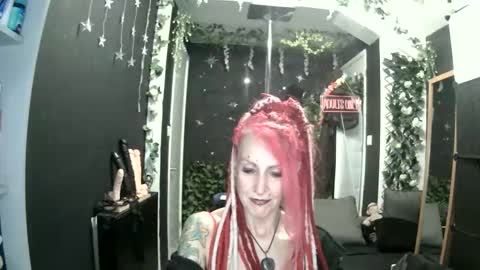 Snapshot of saucysky chatting on May 2026 08:57:02 PM SaucySky online show from May 2026 08:57:02 PM