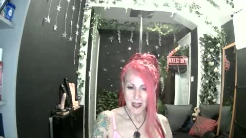 Snapshot of saucysky chatting on May 2026 07:55:01 PM SaucySky online show from May 2026 07:55:01 PM