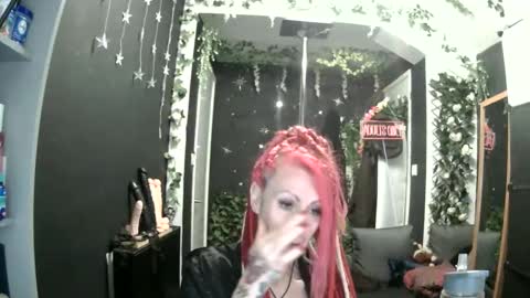 Snapshot of saucysky chatting on May 2026 07:59:02 AM SaucySky online show from May 2026 07:59:02 AM