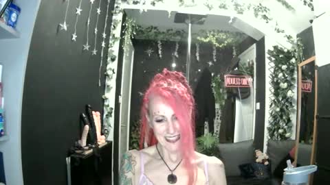 Snapshot of saucysky chatting on June 2026 08:33:02 PM SaucySky online show from June 2026 08:33:02 PM