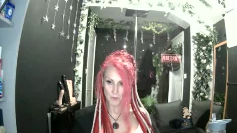 Snapshot of saucysky chatting on June 2026 11:00:01 PM SaucySky online show from June 2026 11:00:01 PM